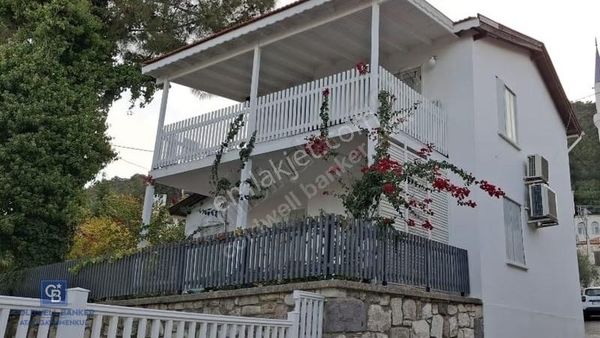 Urla Güvendik'de Panoromik Deniz Manzaralı Kiralık Dublex Ev