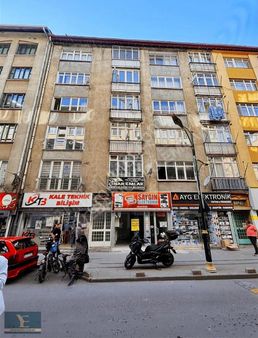 Yüzbaşıoğlu Emlak'tan Çarşı İçi Afyon Sokakta 2+1 Satılık Daire