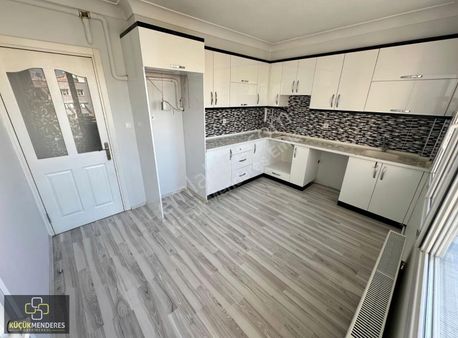 Küçük Menderes'ten Ödemiş Beşgöz 3+1 Doğalgazlı Kiralık Daire