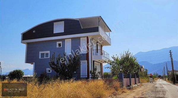 Döşemealtı Bahçeyakada Orman İçinde 6+1 Tripleks Villa