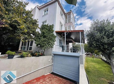 Büyükçekmece Kamiloba Da Köşe Başı Müstakil Ful Mobilyalı Villa