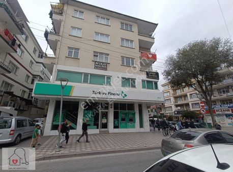 Onur Caddesi Üzerinde Full Yapılı 3+1 Daire/işyerine Uygun