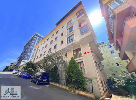 Emlak Dünyası'dan 2011 Yapımı Ulaşıma Çok Yakın Ara Kat 2+1 Dair