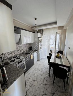 Güneren'den Kosova Mahallesin'de 2+1 Geniş Arakat Satılık Daire!