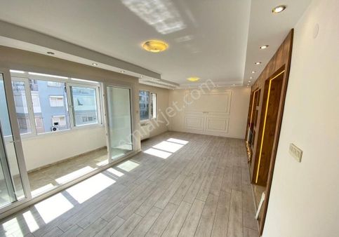 İnönü Caddesi Bir Arka Sokağında 3+1 Lüks Tadilatlı 150 M2 Arakat Çift Cephe Ebeveyn Banyolu Satılık