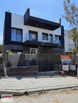 25 Hakan Büyük"ten Çiğli Aydınlık Evlerde Tam Müstakil4+1triplex