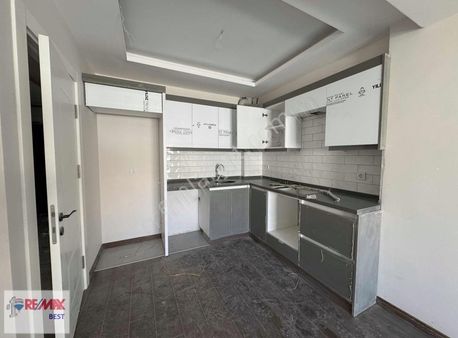 20 Hakan Büyük"ten Karşıyaka Çarşı Yürüme Mesafesinde2+1sıfır Da