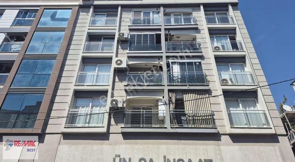 4 Bayraklı Mavi Köşede Deniz Manzaralı Satılık 2+1 Daire