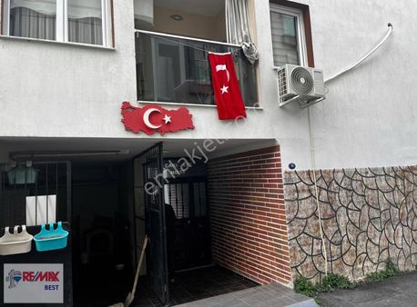 12 İzmir Bayraklı R.şevket İnce Mahallesinde 3+1 Satılık Daire