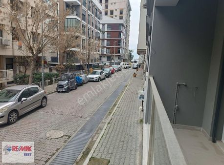 7 Karşıyaka Bostanlı Sahile Yakın Sıfır 3+1 Satılık Daire