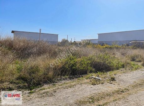 16 İzmir Menderes Oğlanağasında Depolar Bölgesinde Satılık Arsa