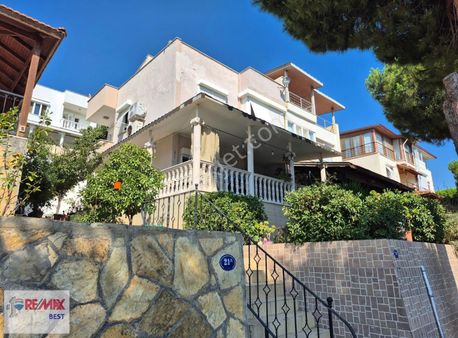 1 Seferihisar Akarca'da Deniz Manzaralı 4+1 Satılık Villa