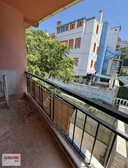 21 Hakan Büyük"ten Çiğli Aydınlık Evlerde Çokiyi Konumda3+1daire