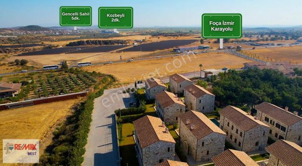 12 Foça Yeniköy 'de Müstakil Havuzlu Geniş Peyzaj Alanı 4+1villa