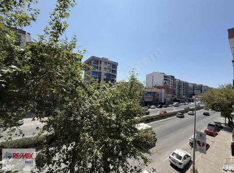 49 Re/max Best'ten Karşıyaka İmbatlı'da 3+1 Kiralık Daire