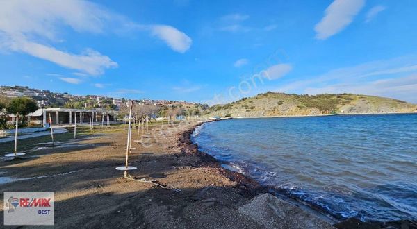 Yenifoça'da Sitede Özel Plaj Ve Bahçeye Sahip Kiralık 1+1 Daire