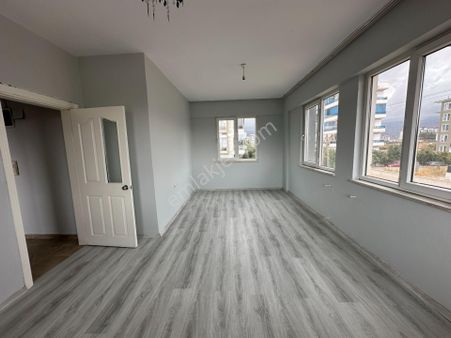 Kaan'dan...yeniköy'de 2+1 100m2 2. Kat'da Ayrı Mutfaklı Kiralık