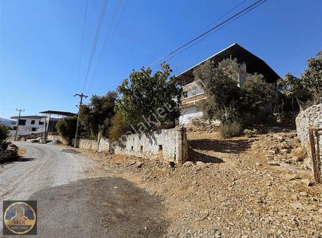 Arsa Parasına 427 M2 4+1 Önü Açık Köy Evi Bahçeli