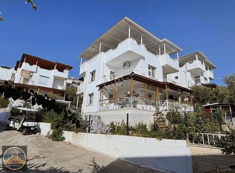 Sahile 300 Metre Tam Müstakil Geniş Bahçeli Deniz Manzaralı Ev