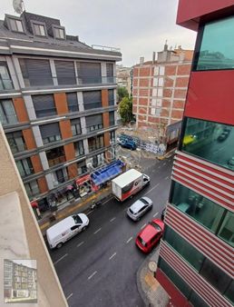Şeref Emlak'tan Kuşdili Caddesi Üzerinde 5.kat