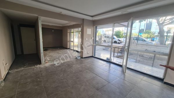 Konyaaltı Hurma'da Satılık Köşebaşı Dükkan