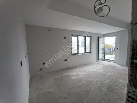 Golden Globy, Edremit Kadıköy'de Körfez Hastanesi Karşısında Satılık 1+1 Daire