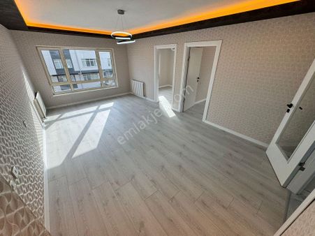 Aşağı Eğlence Paraleli 3+1 Katta Ön Cephe Lüx Yapılı Daire !!!