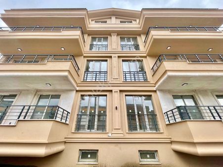 Berkay Demirel'den Zeytinlide Modern Mimarili Lüks 4+1 Dubleks