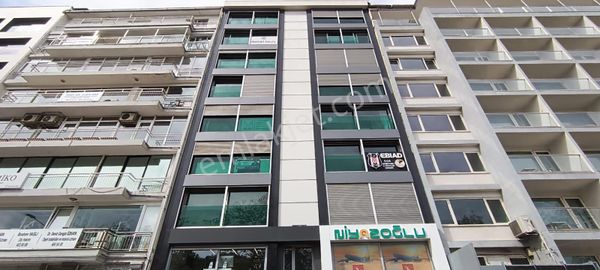 Cumhurıyet Bulvarında 9 Eylül Ünıversıtesı Rektörlük Bınası Karşısında 45 M² 1+0 Ofis