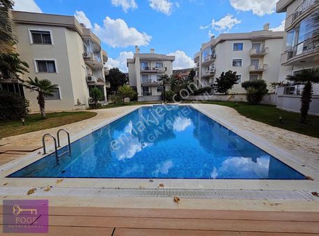 Yenifoça Merkezde Havuzlu Sitede Ara Kat 127m2 Satılık 3+1 Daire