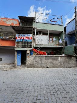 Vektörden Gülpınar Mahallesinde Satılık 3 Katlı Müstakil Ev