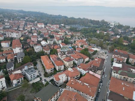 Sapanca Rüstempaşada Merkezi Konumda 3+1 Satılık Geniş Daire