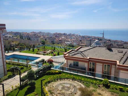 Delux'den Merkezi Konumda Panoramik Deniz Manzaralı Lux 4+1