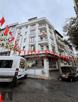 Ana Caddeye Yakın Metroya Yürüme Mesafesinde Kiralık 1+1