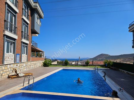 Yeni Foça Site İçi Deniz Manzaralı 4+1 Lüx Eşyalı Daire