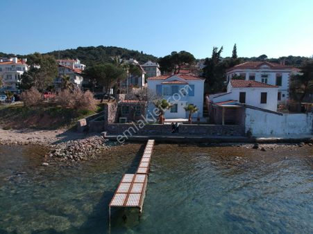 Balıkesir Ayvalık Camlık Sefa Da Satılık Yalı