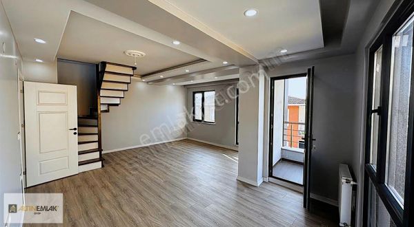 Altın Emlak Eyüp Elif Rana Özdemir Den Kiralık Dubleks