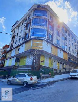 Mesa'dan Yakuplu Kervan Saray Caddesinde 3 Katlı Satılık Dükkan