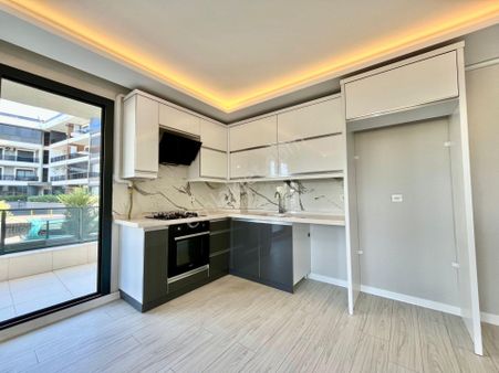 Gümüş'den Altınkumda Ön Cephe Geniş Balkonlu Muhteşem 2+1 Daire