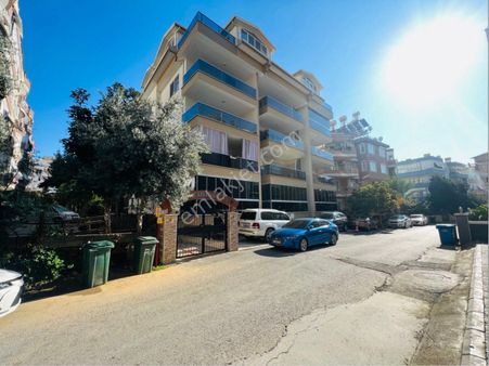 Alanya Merkezde Ful Eşyalı Satılık 3+1 Dubleks Daire