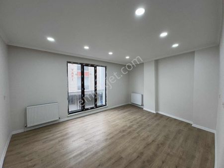 Arnavutköy Bolluca Neo Sitesine Komşu Satılık Ara Kat Daire