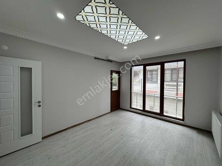 Arnavutköy Mustafa Kemalpaşa Mah Satılık İki Ayrı Bağımsız Daire