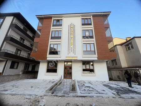 Yalova Çiftlikköy Ara Kat 3+1 Ebeveyn Banyolu Satılık Daire
