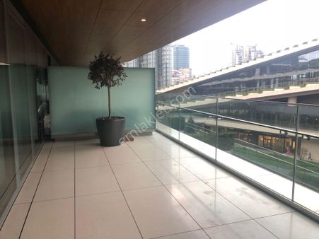 Versatıe ' Den Zorlu Center 'da Tek Yetkılı Ice Bakan 180 M2