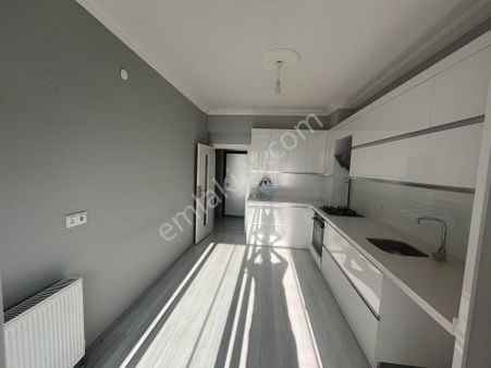 Kale Mah. Lozan Lar Arkası Best Benzinliği Karşısında Satılık 3. Kat 3+1 Bakımlı Yeni Daire