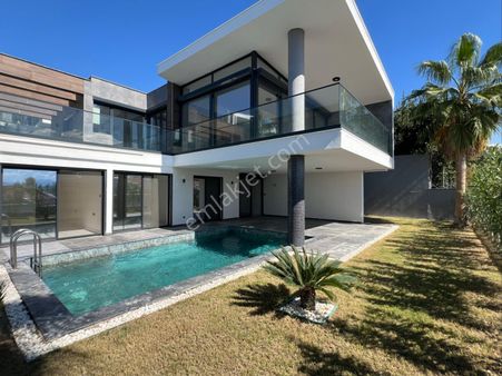 Kuşadası Marinada Ultra Lux Villa 4+2