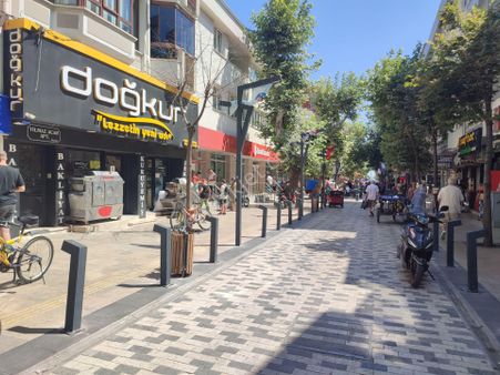 Bulut Yatırımdan 240 M² Atatürk Caddesi Üzerinde İki Katlı Dükkan