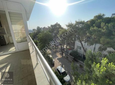 Ayvalık 150 Evlerde Acil Satılık Cadde Üstünde Dubleks Daire