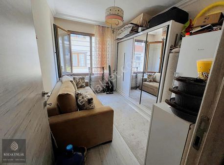 Ayvalık 150evlerde Satılık Doğalgazlı Yaşı Yeni 3 Artı 1