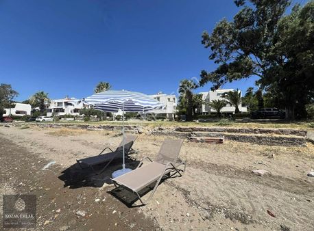 Cundaadasında Yaz/kış Oturulan Bölgede Denize Sıfır 2 Tapu Villa